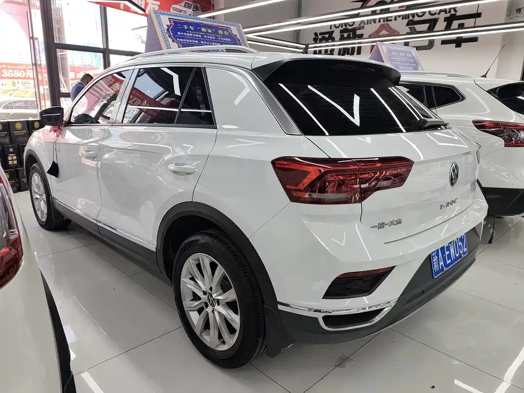 Volkswagen T-Roc 2023 — фото 9