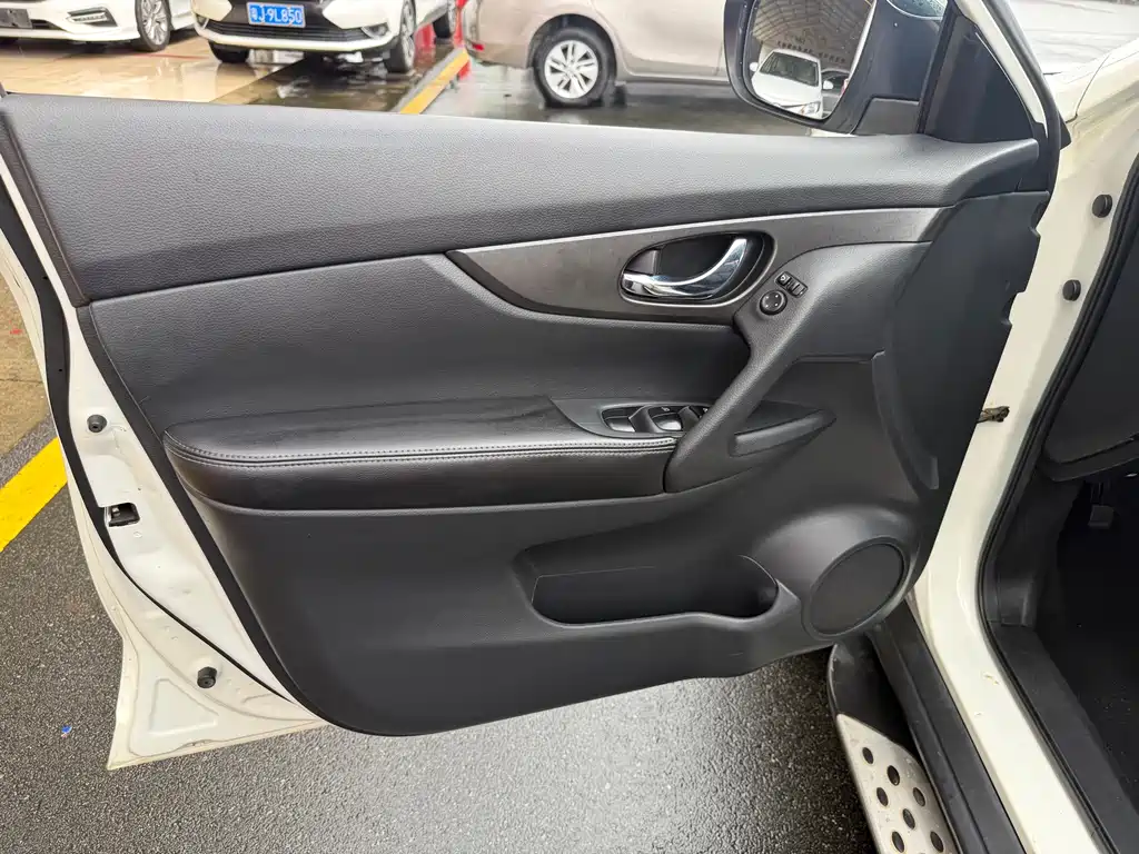Nissan X-Trail 2015 — фото 31