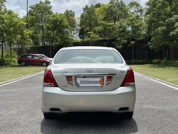 Toyota Crown 2012