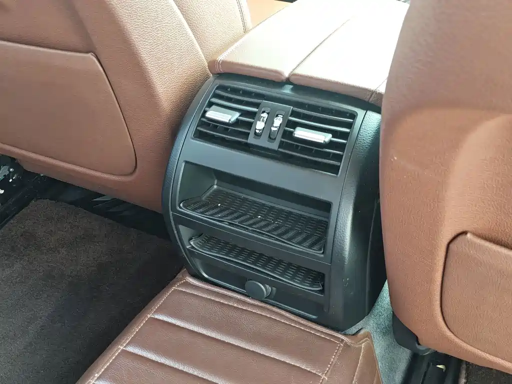 BMW 5 Series 2016 — фото 13