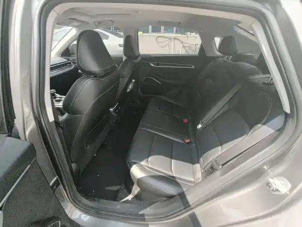 Geely Emgrand 2023