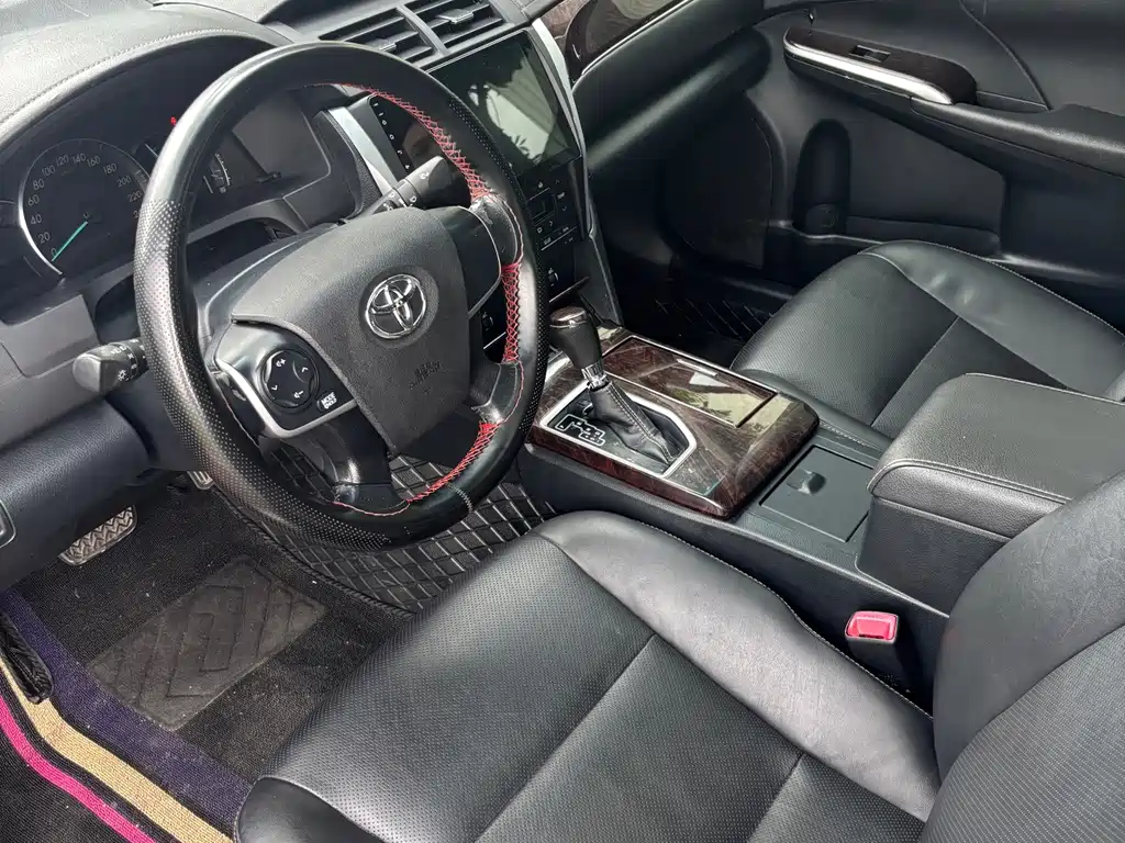 Toyota Camry 2017 — фото 12