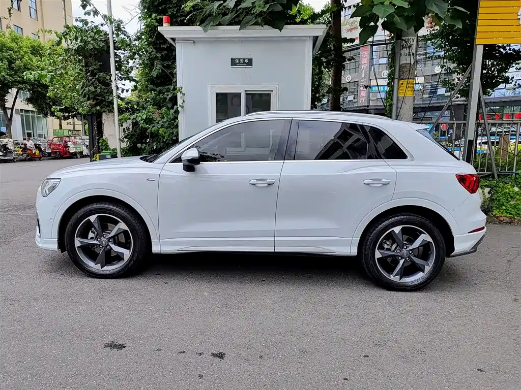 Audi Q3 2021