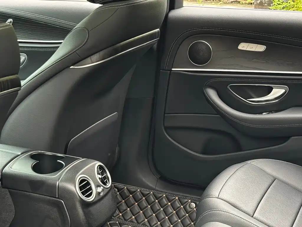 Mercedes-Benz E-Class 2020 — фото 11