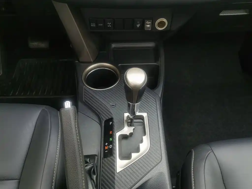Toyota RAV4 2014 — фото 13