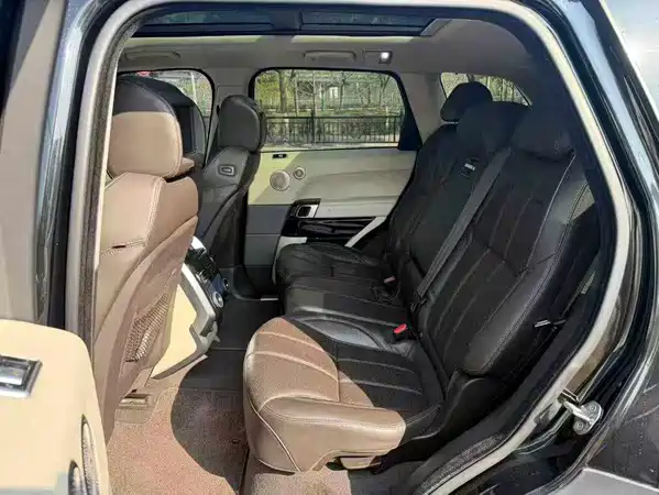 Land Rover Range Rover Sport 2015