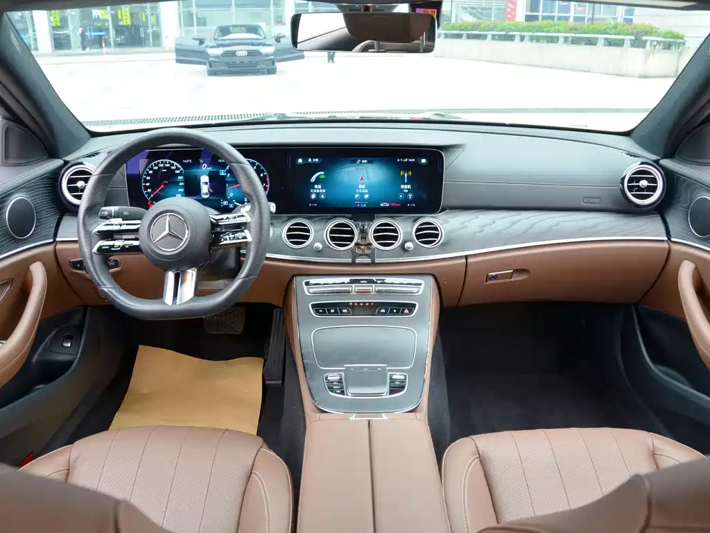 Mercedes-Benz E-Class 2021 — фото 17