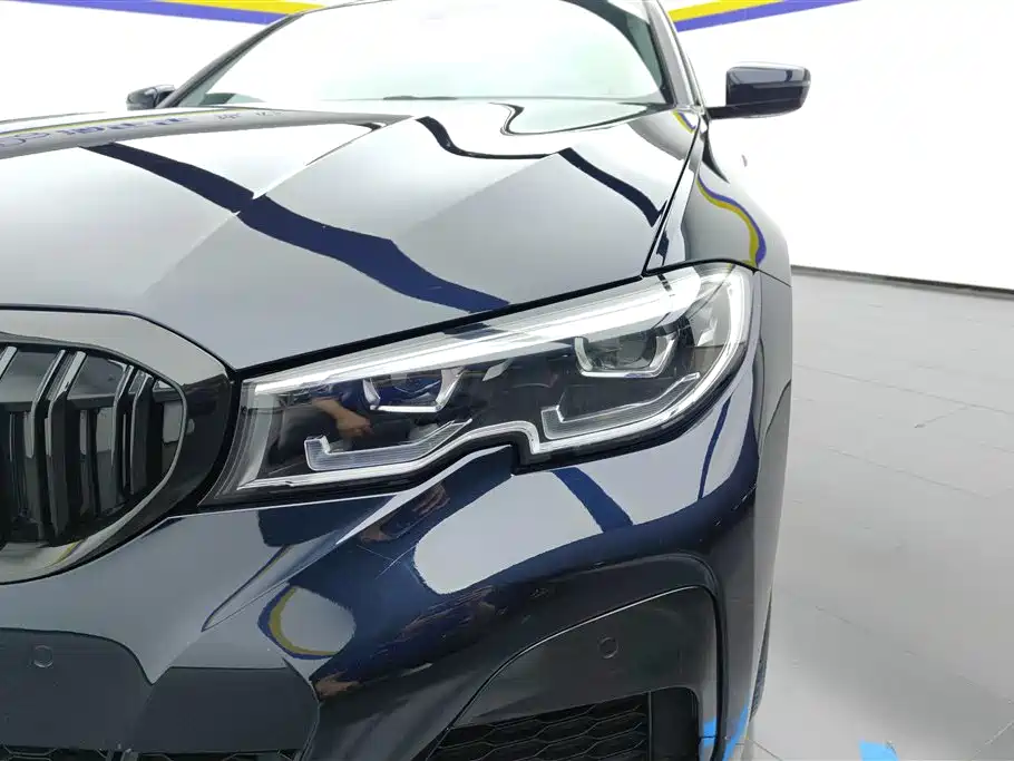 BMW 3 Series 2021
