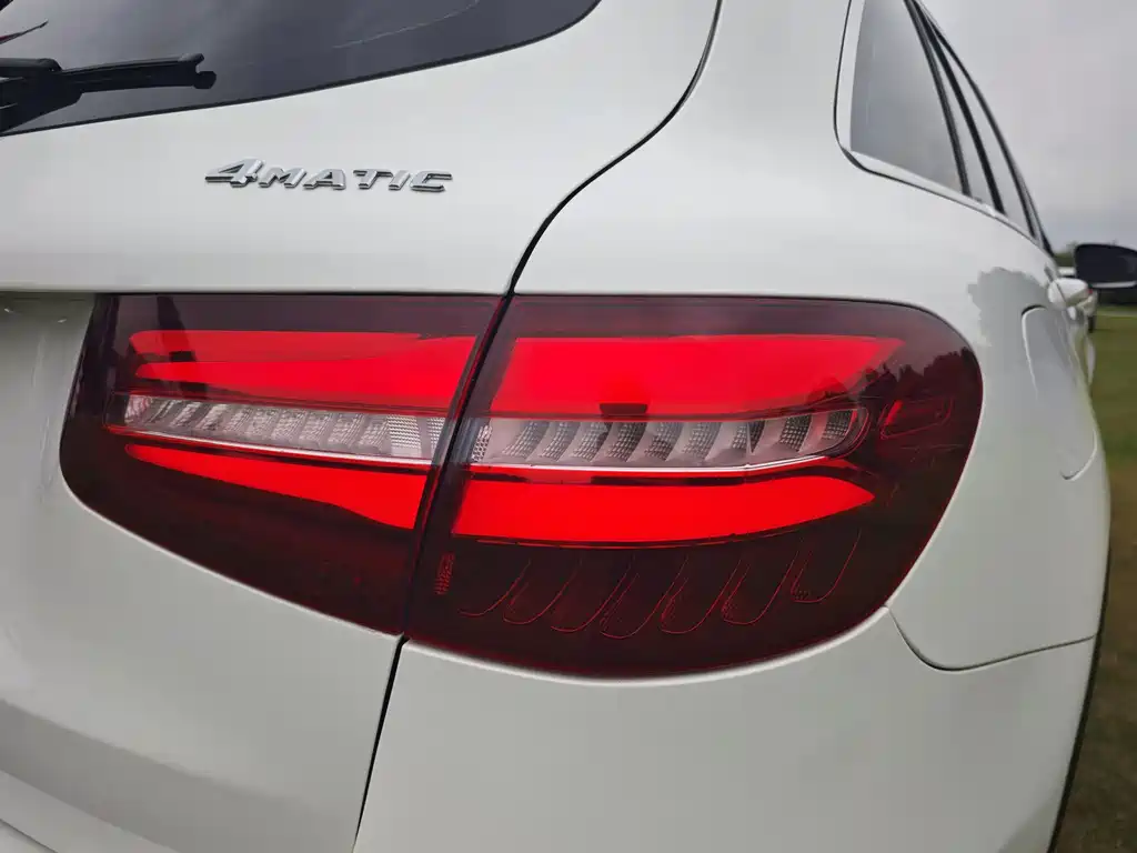 Mercedes-Benz GLC 2017 — фото 14