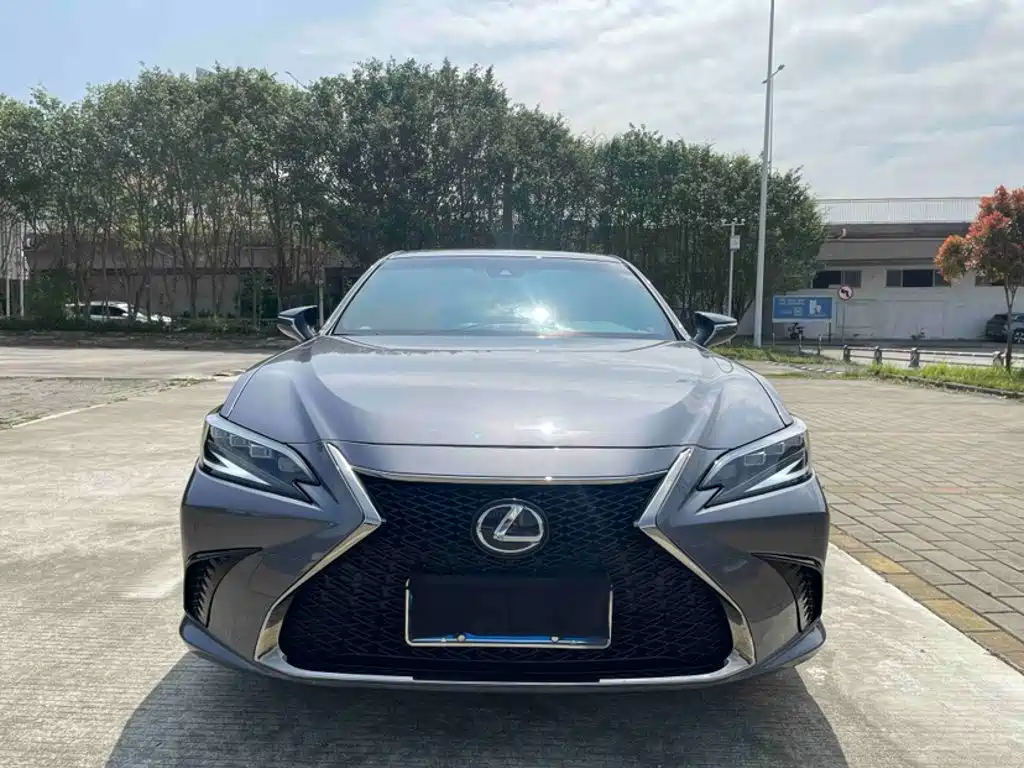 Lexus ES 2021 — фото 25
