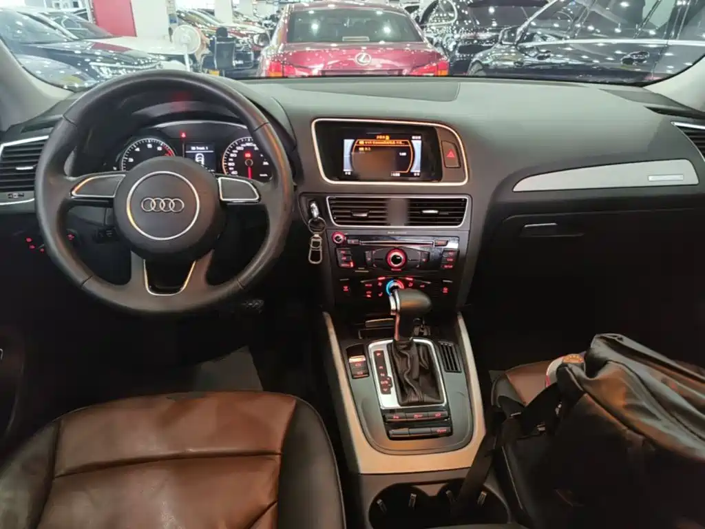 Audi Q5 2018 — фото 10