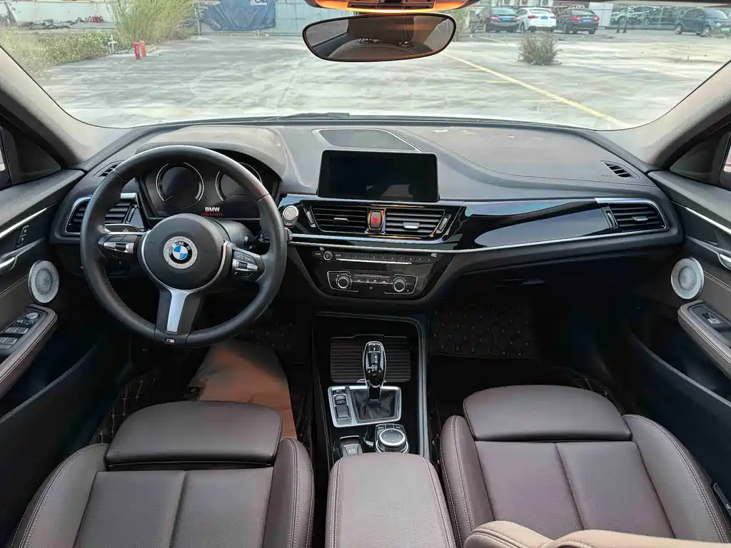 BMW 1 Series 2021 — фото 5