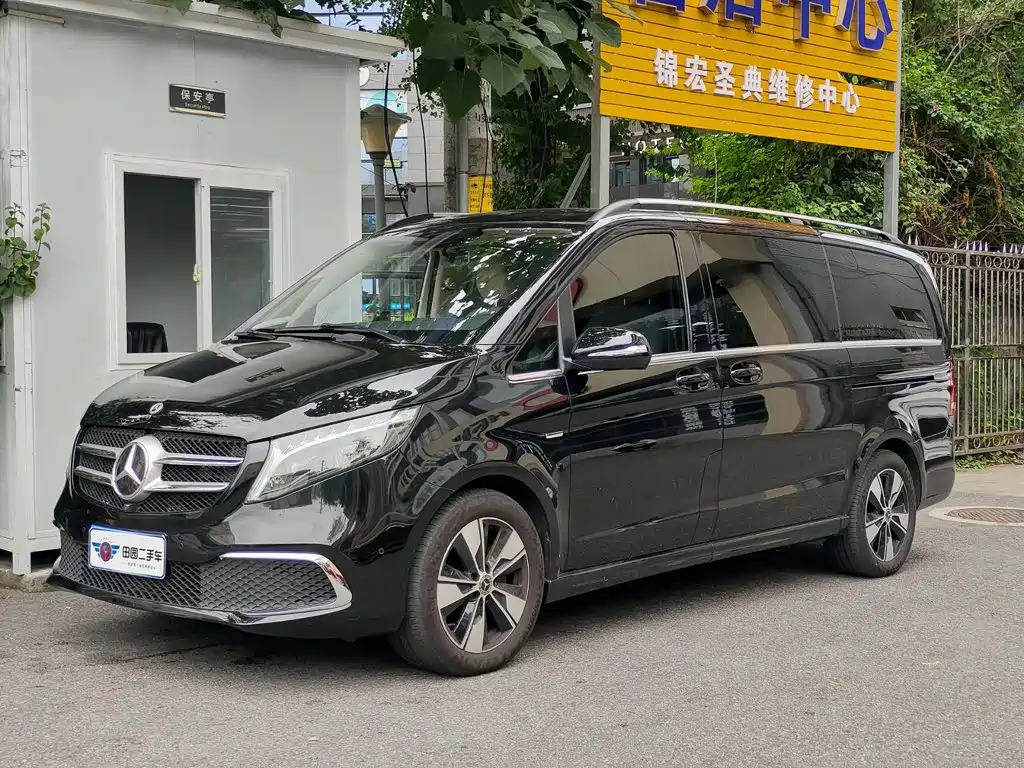 Mercedes-Benz V-Class 2023 — фото 1