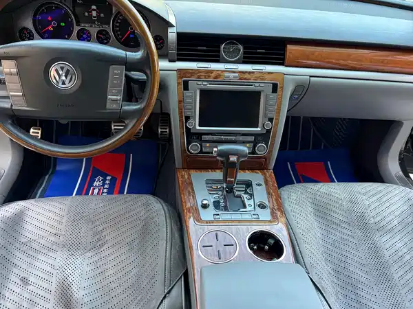 Volkswagen Phaeton 2009