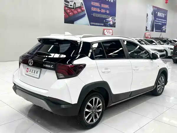 Toyota Yaris L 2022