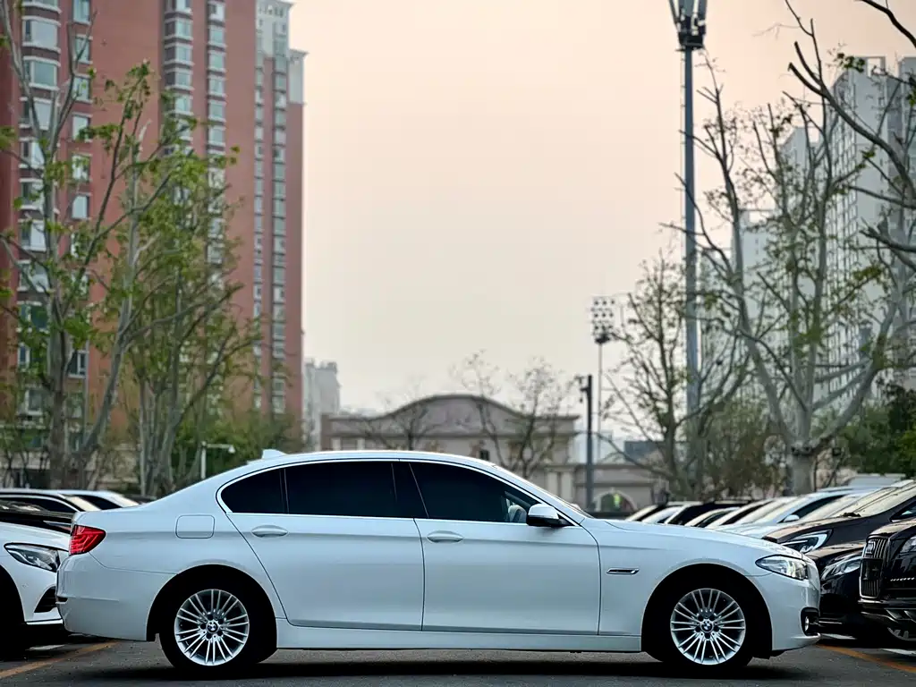 BMW 5 Series 2015 — фото 4