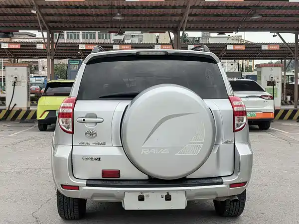 Toyota RAV4 2010