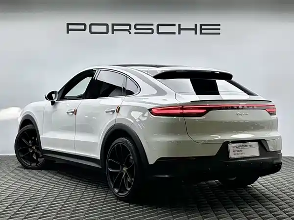 Porsche Cayenne 2022