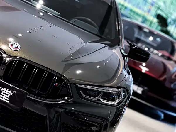 BMW M8 2023