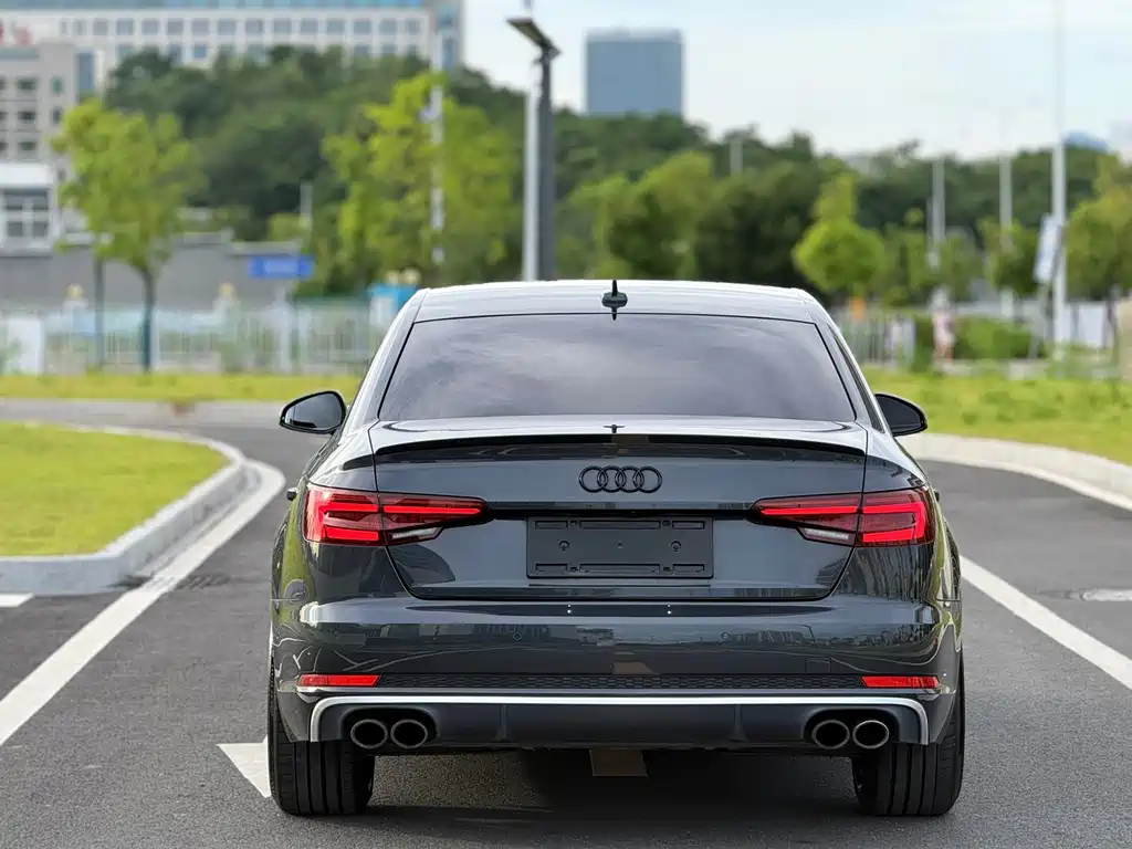 Audi S4 2018 — фото 23