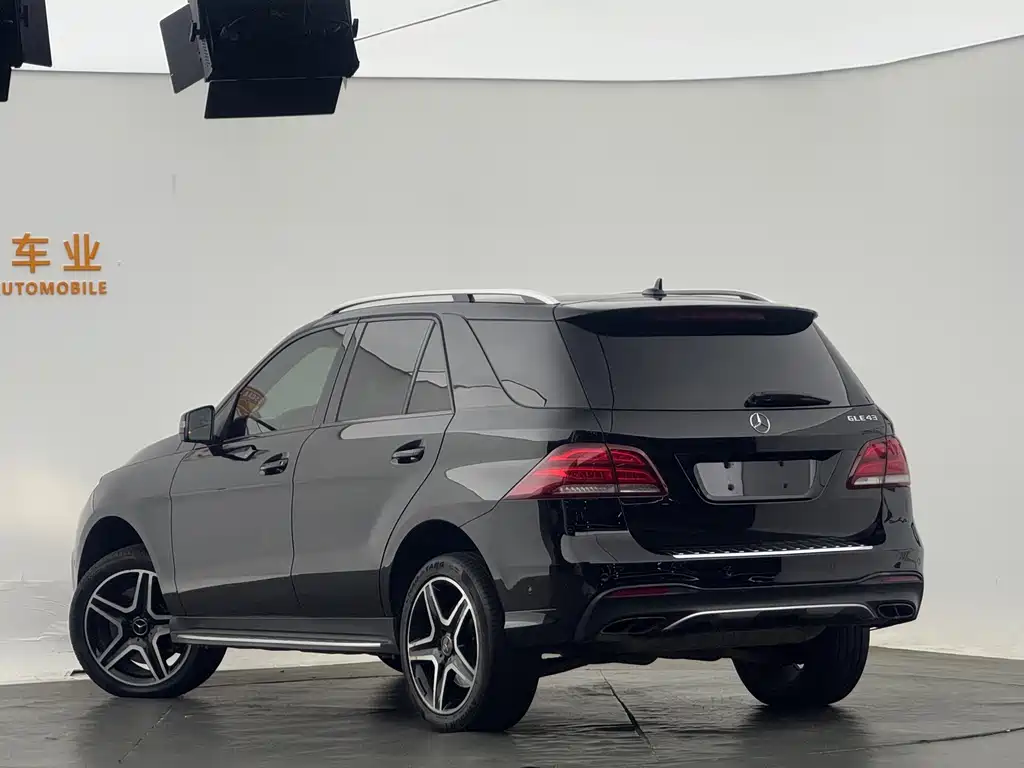 Mercedes-Benz GLE AMG 2018 — фото 12