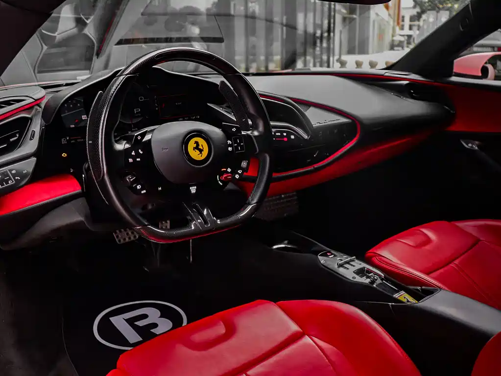 Ferrari SF90 2022 — фото 12