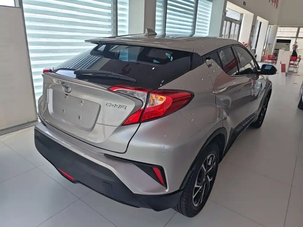 Toyota C-HR 2020 — фото 7