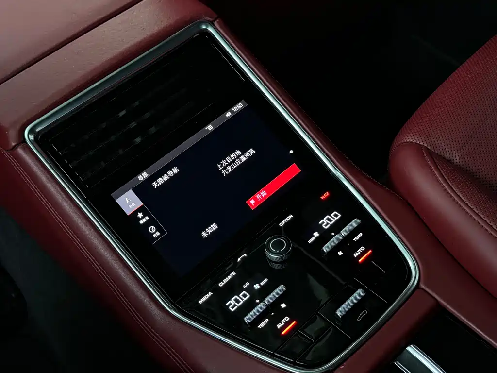 Porsche Panamera 2021 — фото 22