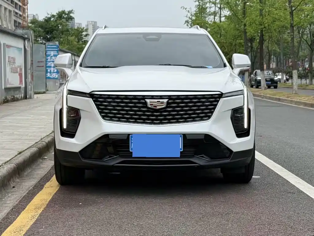 Cadillac XT4 2023 — фото 2