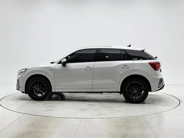 Audi Q2L 2022