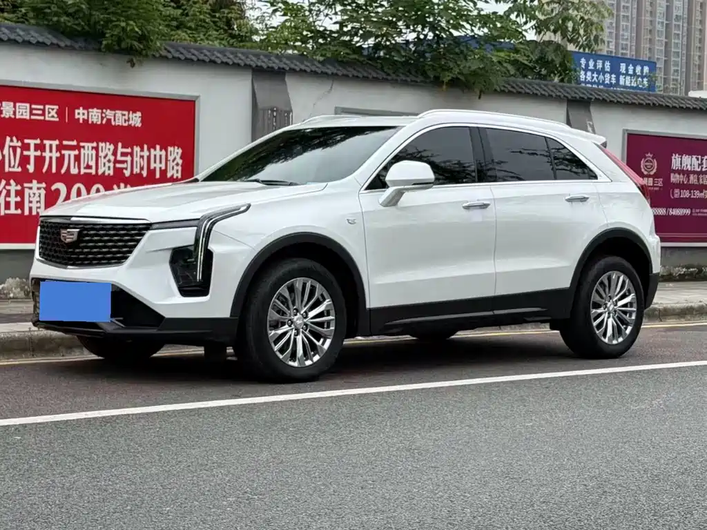 Cadillac XT4 2023 — фото 1