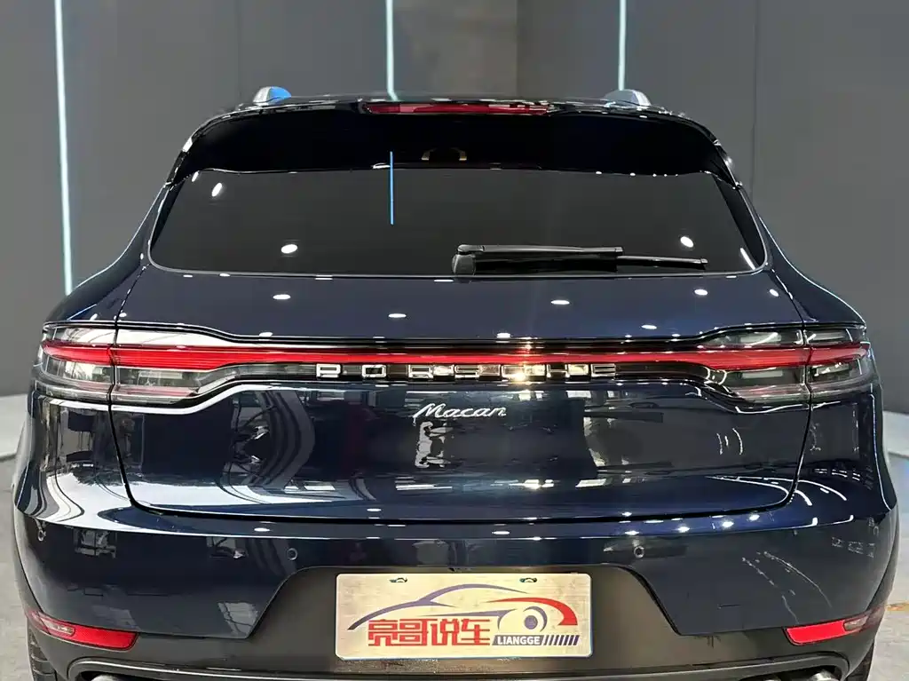 Porsche Macan 2021