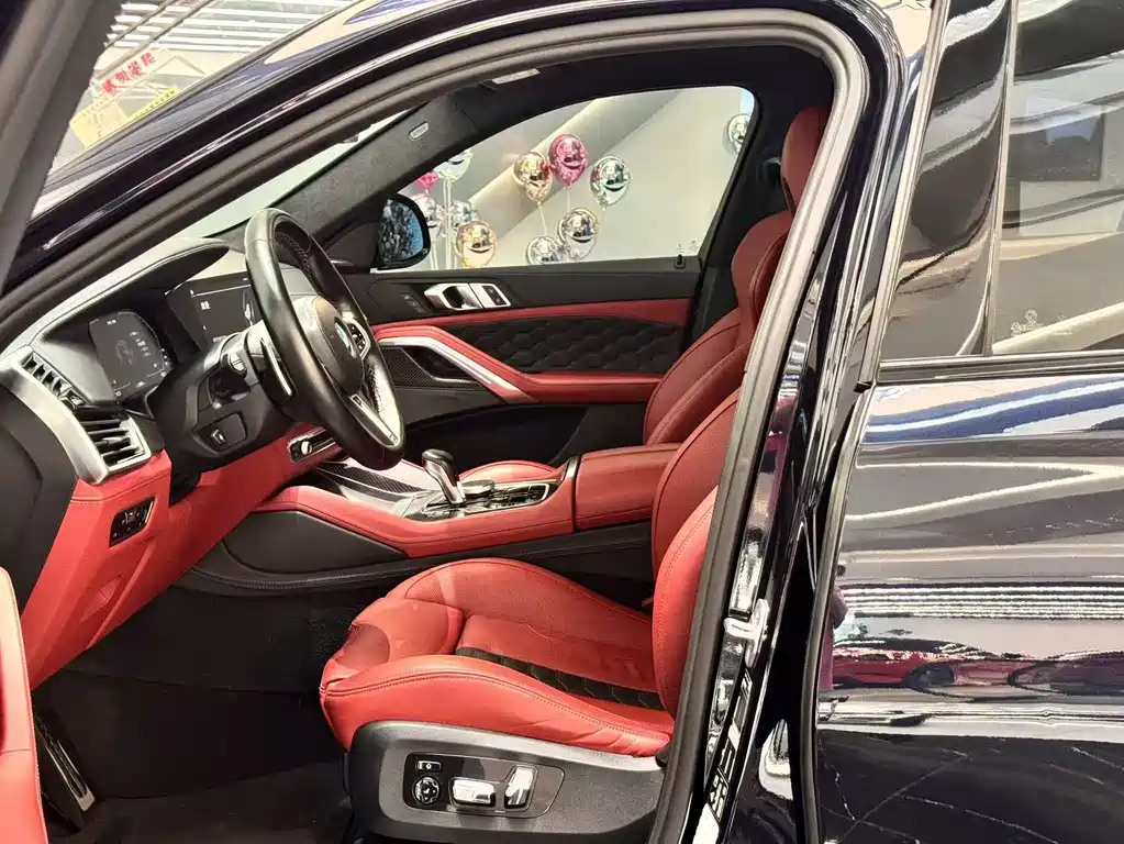 BMW X6 M 2023 — фото 15