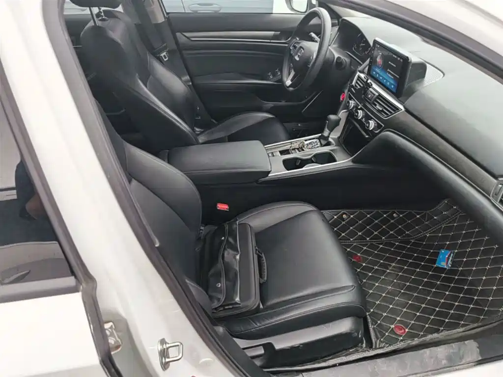 Honda Accord 2020 — фото 25