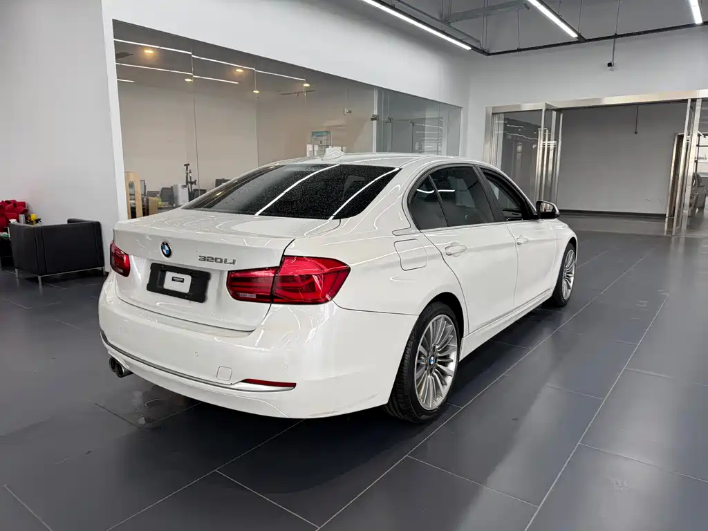 BMW 3 Series 2019 — фото 4