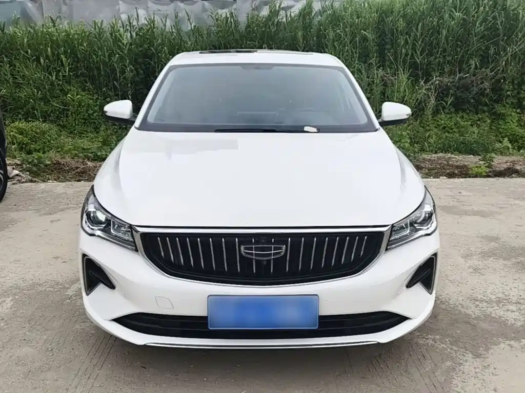 Geely Emgrand 2023