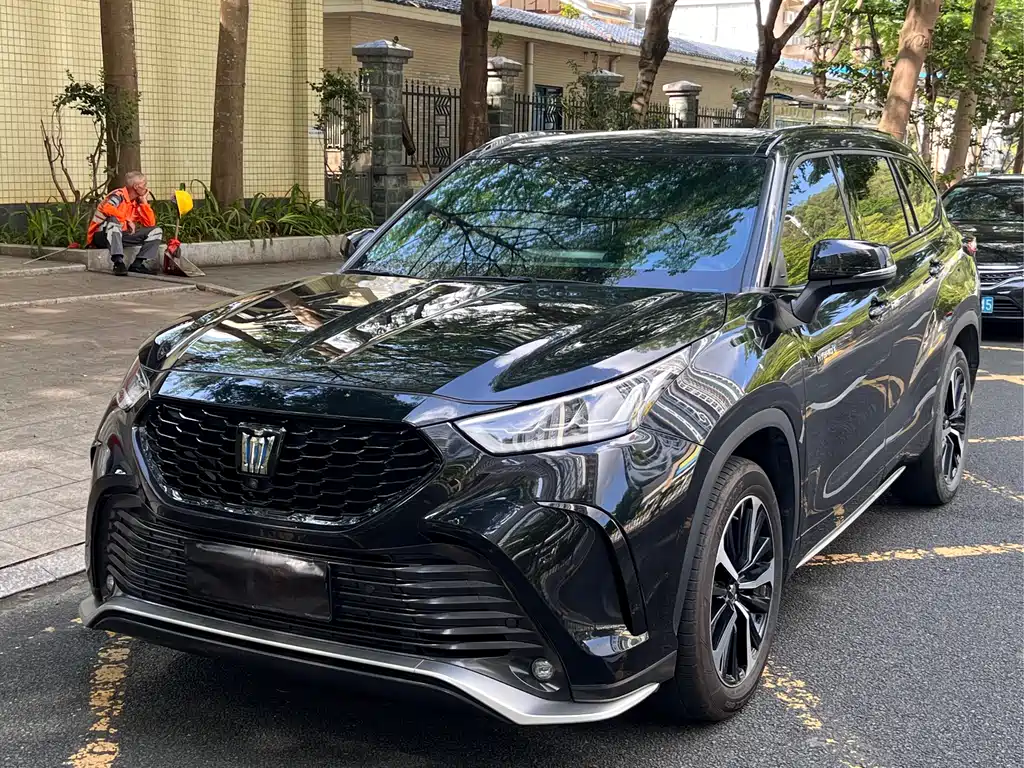 Toyota Crown Kluger 2023