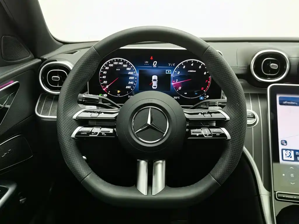 Mercedes-Benz C-Class 2023 — фото 11