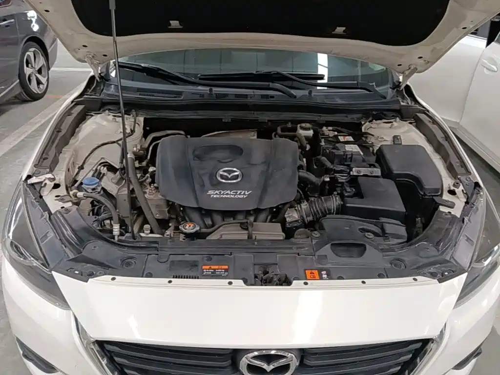 Mazda 3 Axela 2019 — фото 16