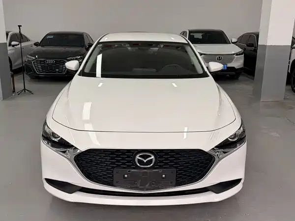 Mazda 3 Axela 2022