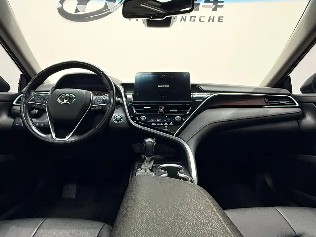 Toyota Camry 2022 — фото 12