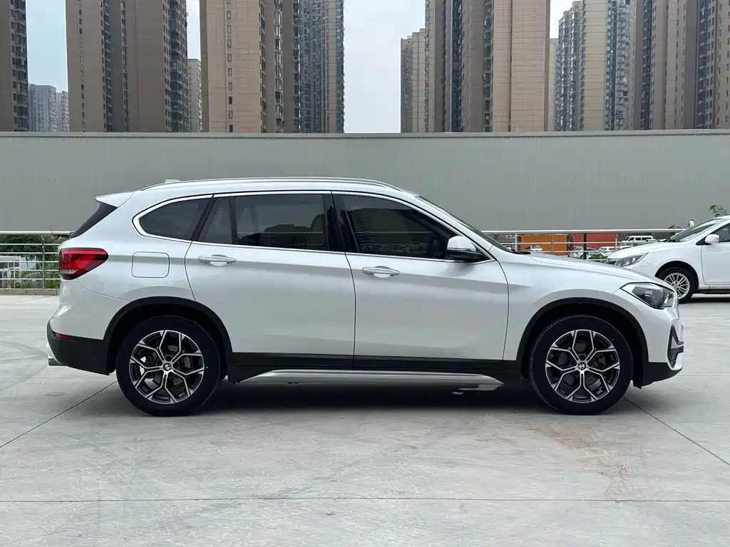 BMW X1 2021 — фото 8