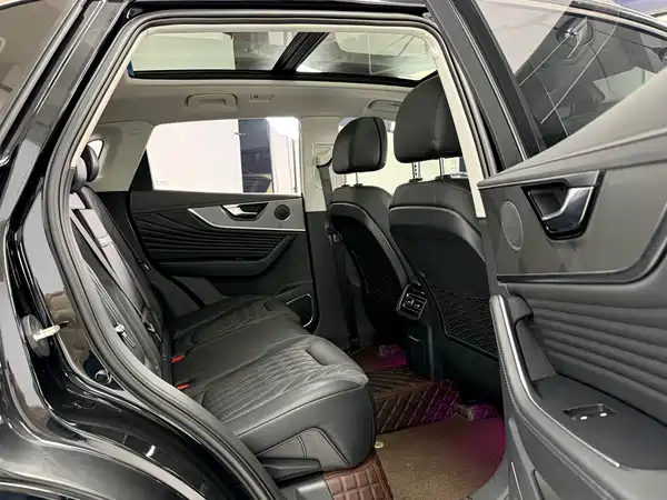 Hongqi HS5 2023