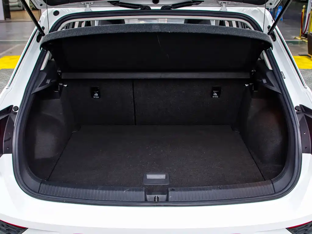Volkswagen T-Roc 2023 — фото 17