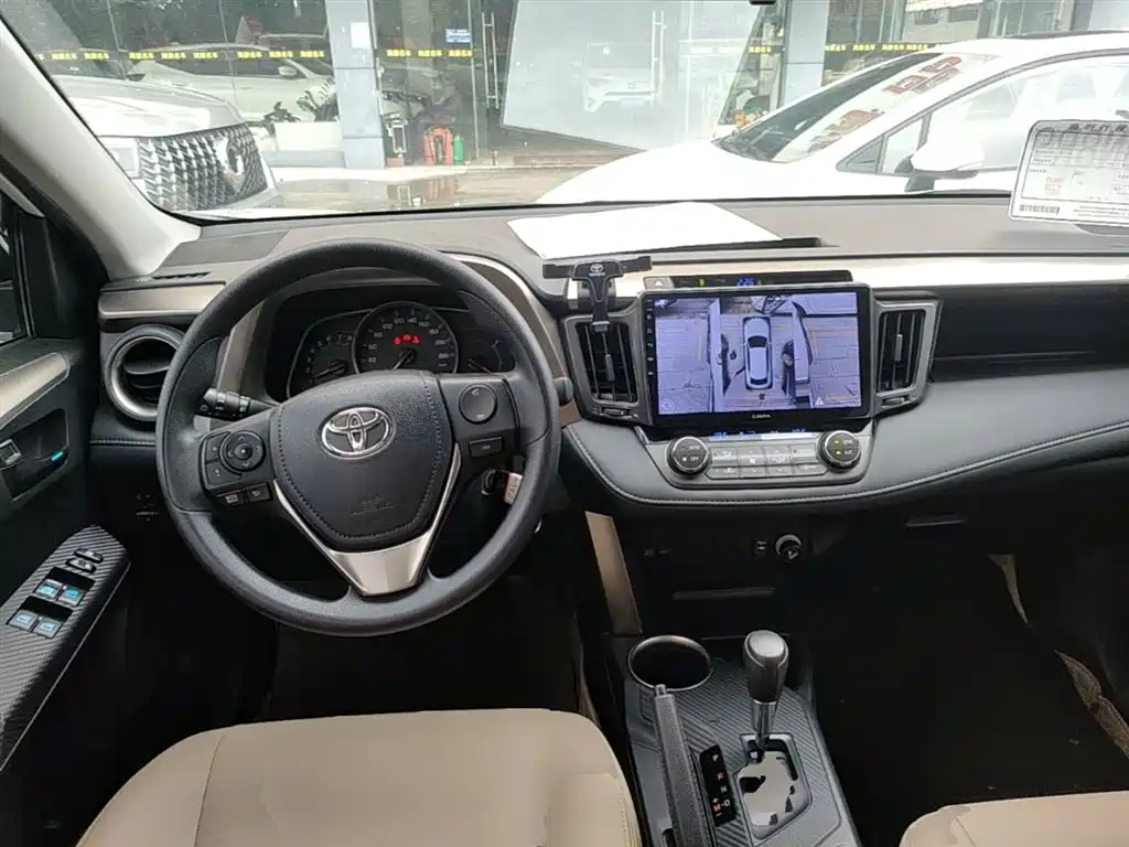 Toyota RAV4 2016 — фото 10