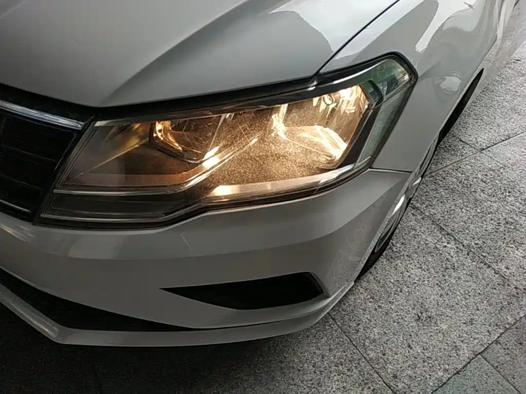 Volkswagen Jetta 2018 — фото 24
