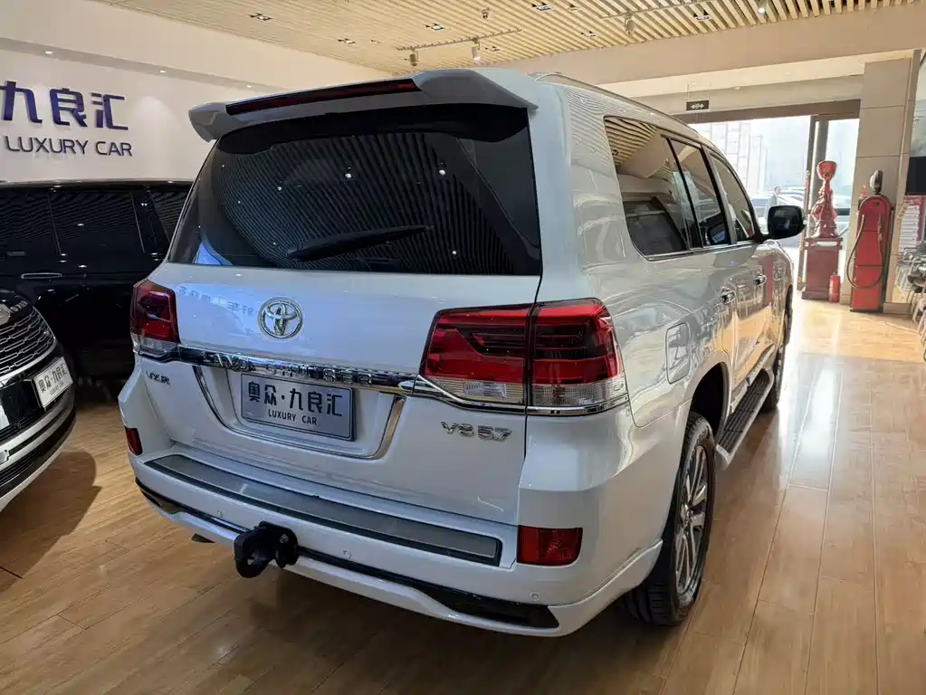 Toyota Land Cruiser 2019 — фото 13