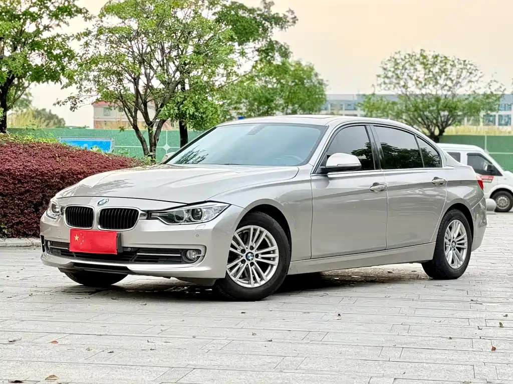 BMW 3 Series 2015 — фото 1