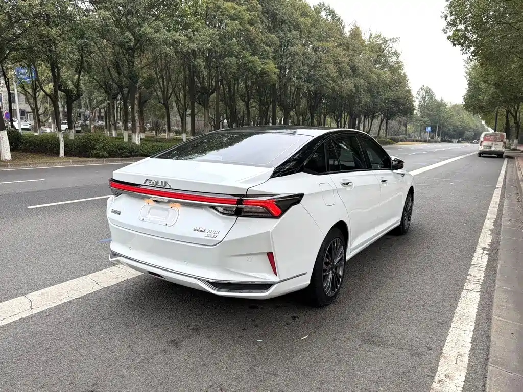 Dongfeng Yixuan MAX 2023 — фото 9