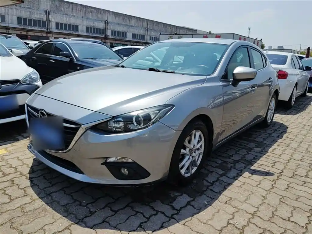 Mazda 3 Axela 2016 — фото 1